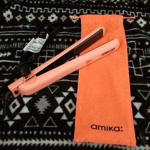 Amika Limited Edition Coral Hair Straightener